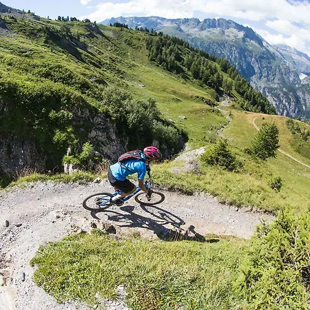 Chalet Cosmique